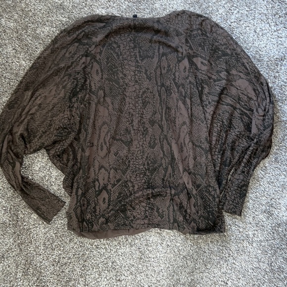 BCBG Max Azira Oversize Snakeskin Sweater - Picture 7 of 8